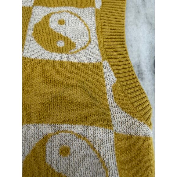Gold & White Yin Yang Checkered Sweater Vest - Picture 4 of 8